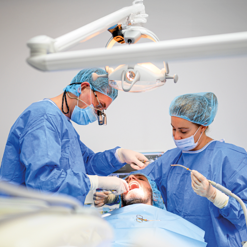 esp-periodoncia-implantologia-2026-post